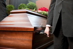 Obsèques : des mesures pour mieux encadrer les soins de conservation des corps