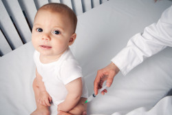 La vaccination des bébés ne doit pas être reportée même pendant le confinement