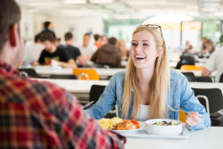 Les repas des restaurants universitaires réduits à 1 euro
