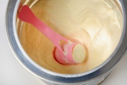 Des lots de laits infantiles 1er âge rappelés suite à la contamination de bébés par une salmonelle