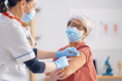 Vaccination Covid-19 : comment prendre rendez-vous pour la 3e dose ?