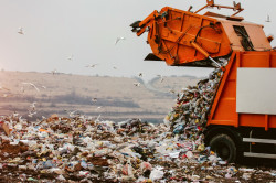 Les pays ne peuvent plus déverser aussi facilement leurs déchets dans les États pauvres