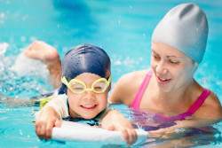 « J'apprends à nager » : des cours de natation pour les enfants de 4 à 12 ans