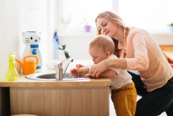 Garde d’enfants : quels sont les tarifs des assistantes maternelles et nounous à domicile ?