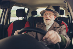 Permis de conduire : les Français favorables à un examen médical pour les seniors