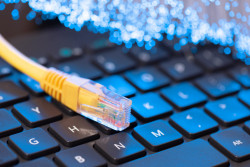 Panne internet : des perturbations dans plusieurs villes en raison de câbles coupés