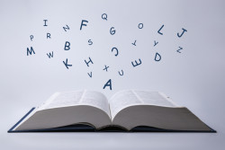 Dictionnaire : découvrez les nouveaux mots du Larousse