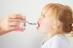 Soins de nos enfants : les médicaments à éviter selon l’UFC-Que choisir