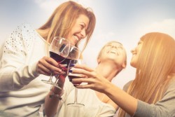 Boire du vin a-t-il les mêmes effets sur la santé que les autres alcools ?