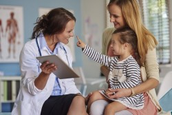 Un nouveau carnet de santé de l’enfant disponible au 1er avril 2018 : quelles en sont les nouveautés ?