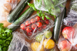 Interdiction des emballages en plastique : les fruits et légumes qui feront exception