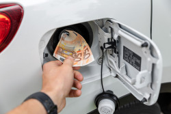 Demander l’indemnité carburant de 100 € : où trouver le formulaire et comment le remplir ?