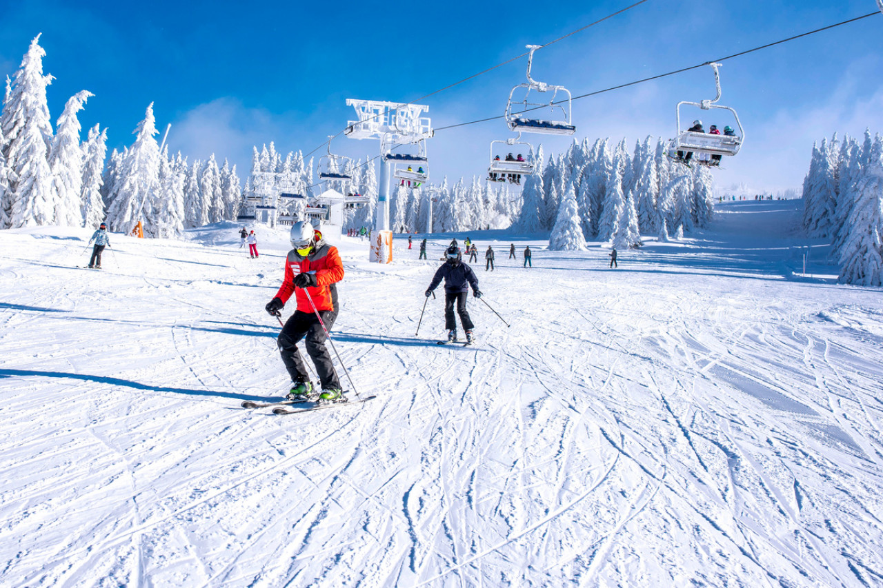 Vacances au ski : devez-vous souscrire une assurance supplémentaire ?