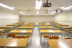 Rentrée scolaire : un poste de professeur non pourvu dans près de la moitié des collèges et lycées