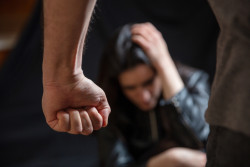 Violences conjugales : les victimes peuvent porter plainte à l’hôpital en Île-de-France