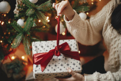 Noël 2023 : pouvez-vous vous faire rembourser un cadeau qui ne vous plait pas ou qui est abimé ?