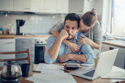 Mariage : devez-vous payer les dettes de votre conjoint ?