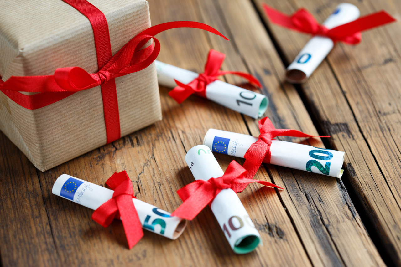 Prime de Noël 2024 : les auto-entrepreneurs peuvent-ils toucher cette aide ?