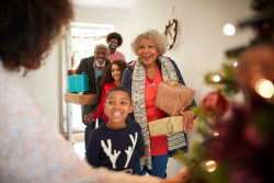 Noël 2024 : faut-il déclarer les cadeaux aux impôts ? 