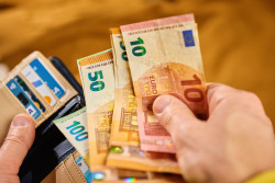Paiements de plus de 1 000 € : pas de signalement automatique aux impôts