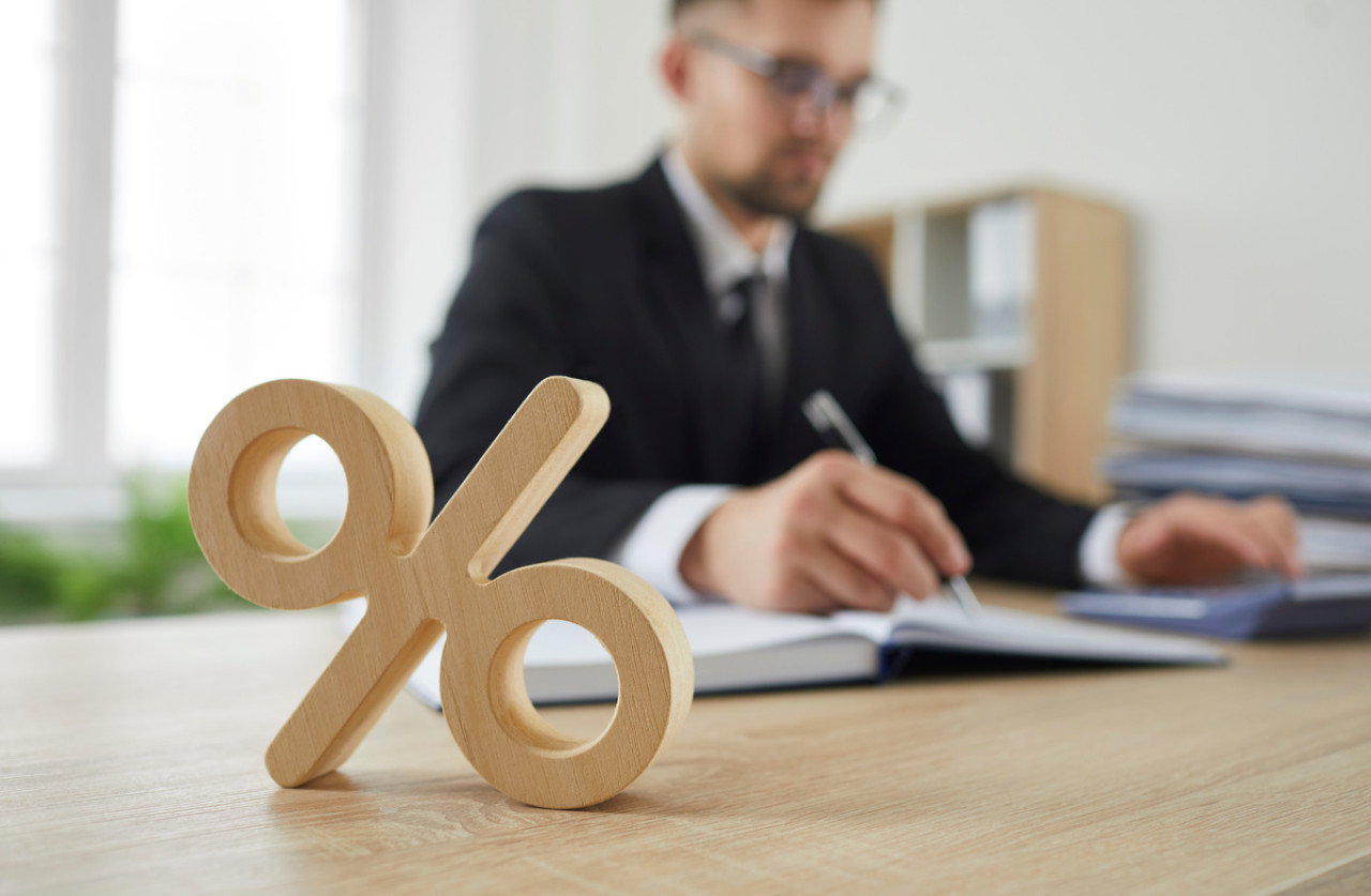 Impôt plancher de 2 % : la France va-t-elle imposer les ultra-riches ?