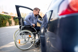 Permis de conduire et handicap : une carte interactive facilite la recherche d’auto-écoles adaptées 