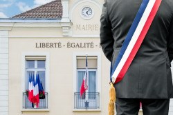 Municipales 2026 : vers un mandat de 7&nbsp;ans pour les maires&nbsp;?