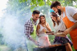 Barbecue dans le jardin : toutes les règles à connaître