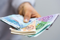 Aide financière : les droits de l’enfant majeur après 18 ans