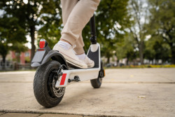 Trottinette électrique : casque et gilet obligatoires à Paris