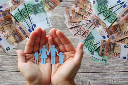 APL, allocations familiales… Un délai de carence bientôt mis en place ?