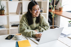 Déclarer ses revenus étudiants : emploi, stage et job d'été