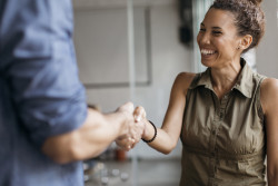 Titularisation d’un agent employé par un Pacte