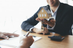 Suspension du prêt immobilier : comment obtenir un peu de répit ?
