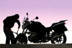 Vol de moto : quelles sont les démarches et comment être indemnisé ?