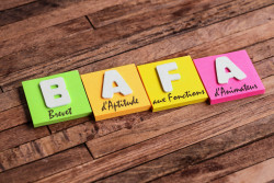 Financer le BAFA : comment obtenir l'aide de la CAF ?