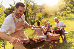 Comment faire un barbecue dans votre jardin en respectant vos voisins ?