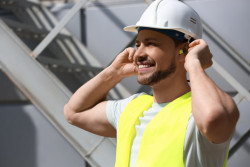 Comment protéger les salariés des nuisances sonores ?