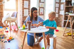 Nounou : le contrat de travail d'une assistante maternelle