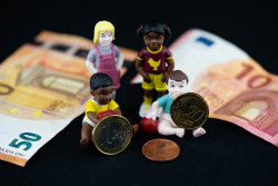 Famille en difficulté ? Tout savoir sur l’aide de la CAF à domicile