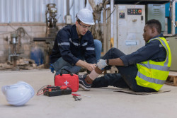 Prévention des chutes : bénéficiez d’une aide jusqu’à 25 000 € pour sécuriser vos locaux