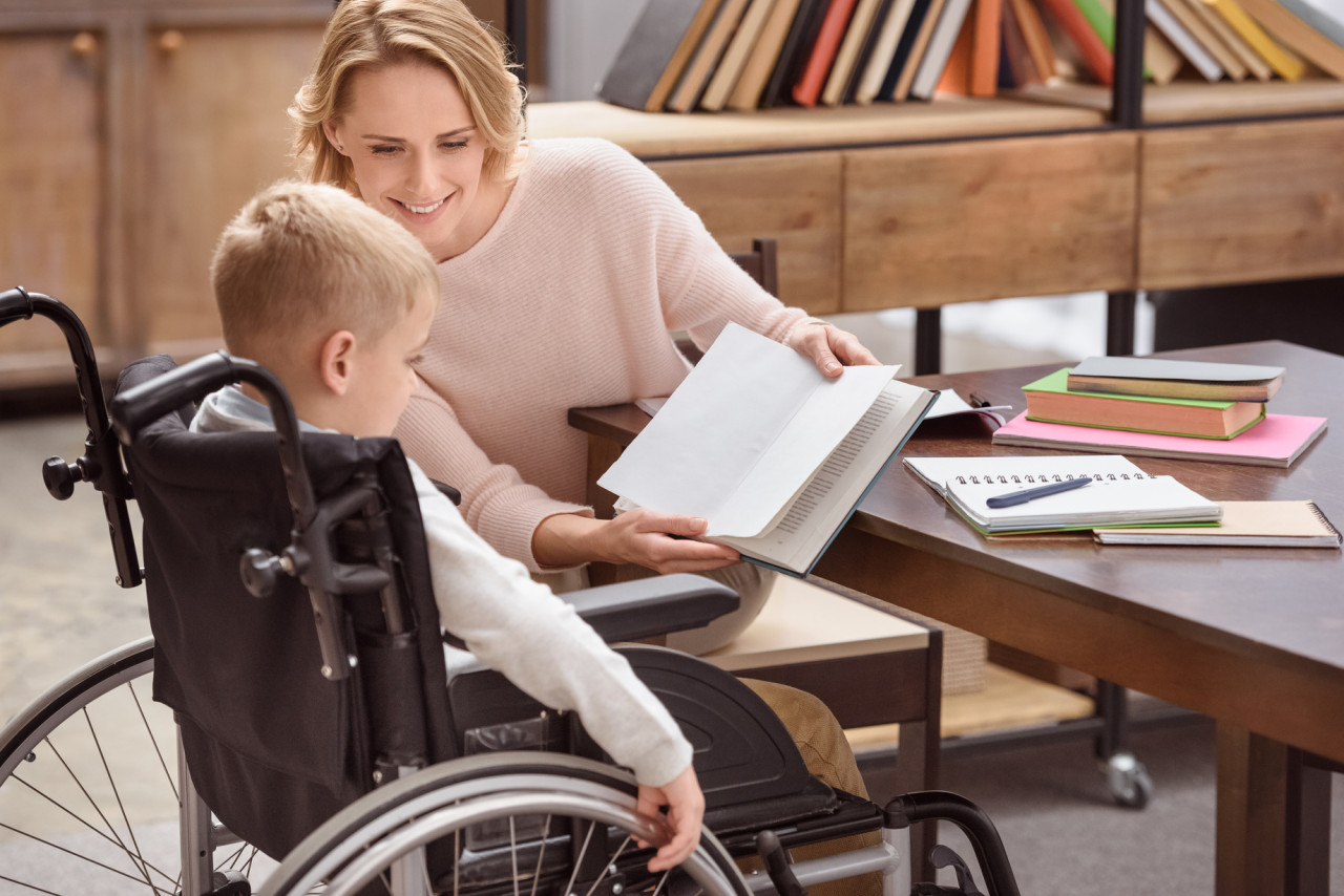 Demander l’allocation d’éducation de l’enfant handicapé (AEEH) : bénéficiaires, demande et montant