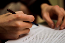 Établir une fausse attestation est-il un délit ?