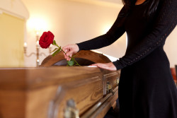 Frais d’obsèques : qui paie les funérailles ?