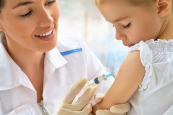 Vacciner son enfant pour l’inscrire à l’école est obligatoire