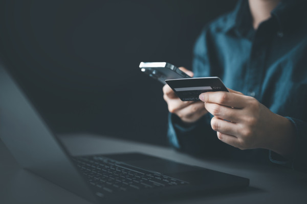 Perceval : signaler une fraude à la carte bancaire en ligne